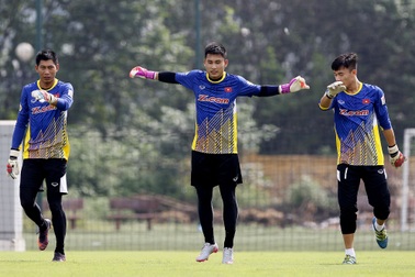 Tuấn Mạnh hay Tuấn Linh sẽ là thủ môn số 1 của đội tuyển Việt Nam?