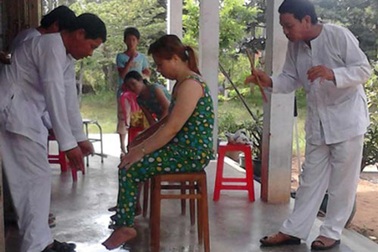 Thêm một kiểu trị bệnh “quái chiêu”