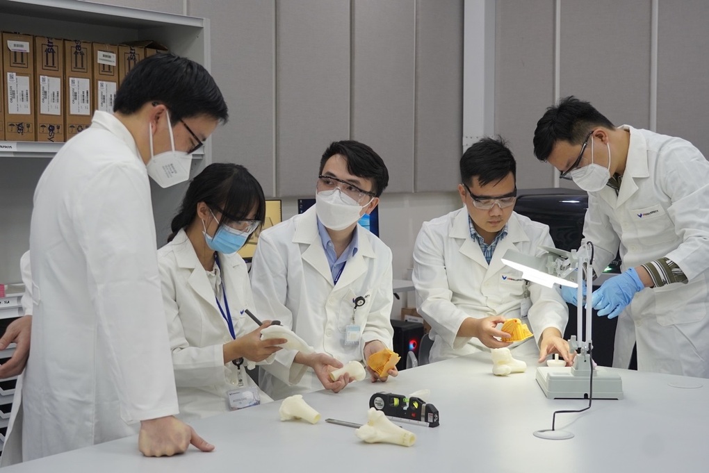 VinUni đạt giải nhì cuộc thi Sáng kiến Khoa học 2023 - 2 VinUni đạt giải nhì cuộc thi Sáng kiến Khoa học 2023 - 2