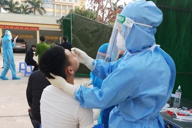 Lấy mẫu xét nghiệm miễn phí cho 1.000 thanh niên chuẩn bị nhập ngũ