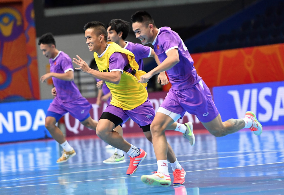 Tuyển thủ futsal Việt Nam thoải mái tâm lý, sẵn sàng quyết đấu đối thủ Nga - 4 Tuyển thủ futsal Việt Nam thoải mái tâm lý, sẵn sàng quyết đấu đối thủ Nga - 4