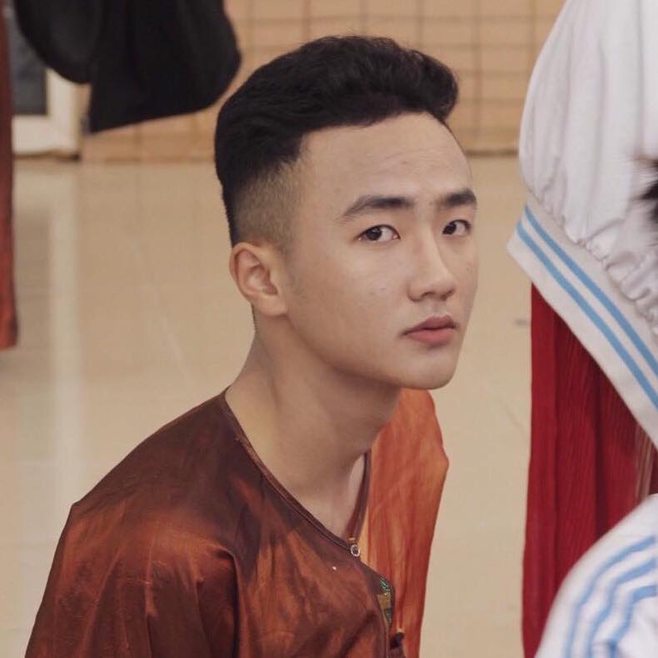 Nam sinh có màn “hoán đổi giới tính” khiến dân mạng thích thú - 5 Nam sinh có màn “hoán đổi giới tính” khiến dân mạng thích thú - 5