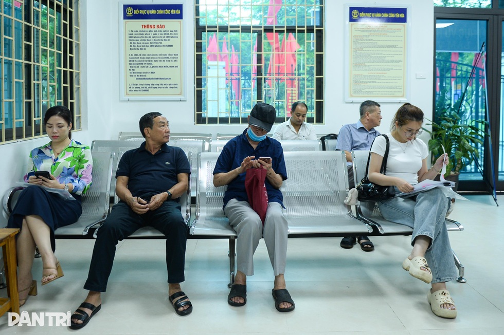 Bí thư phường Phú Thượng: Ứng dụng chuyển đổi số để phục vụ dân tốt nhất - 6 Bí thư phường Phú Thượng: Ứng dụng chuyển đổi số để phục vụ dân tốt nhất - 6