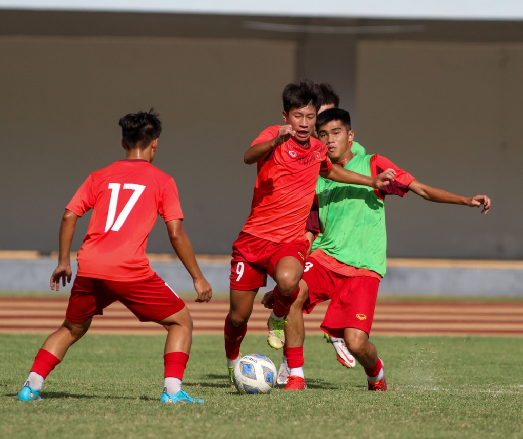 Hạ gục U16 Thái Lan, U16 Việt Nam hiên ngang vào chung kết - 2 Hạ gục U16 Thái Lan, U16 Việt Nam hiên ngang vào chung kết - 2