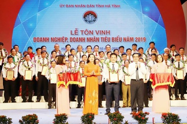Hà Tĩnh vinh danh  53 doanh nghiệp, doanh nhân tiêu biểu