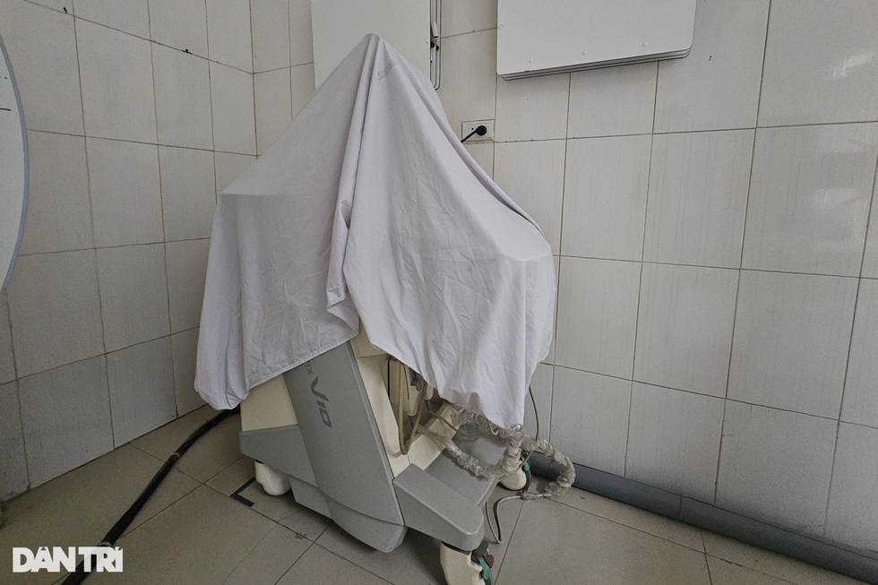 Trang thiết bị y tế "đắp chiếu"... bệnh nhân phải đi chụp nhờ
