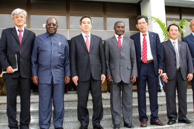 Trưởng ban Kinh tế Trung ương Nguyễn Văn Bình thăm Angola