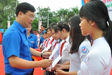 Hơn 2.000 đoàn viên, thanh niên tham gia lễ ra quân Tháng Thanh niên
