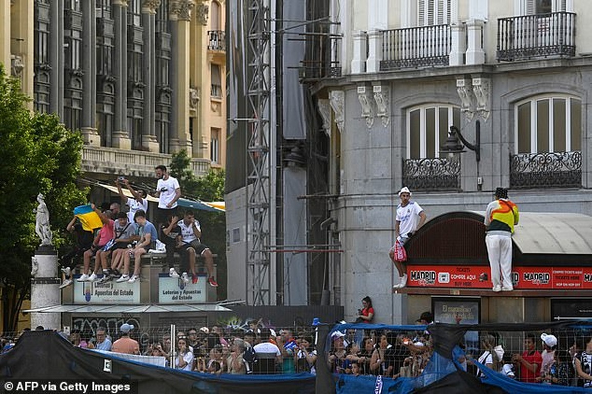 Real Madrid tưng bừng ăn mừng chức vô địch Champions League - 1 Real Madrid tưng bừng ăn mừng chức vô địch Champions League - 1