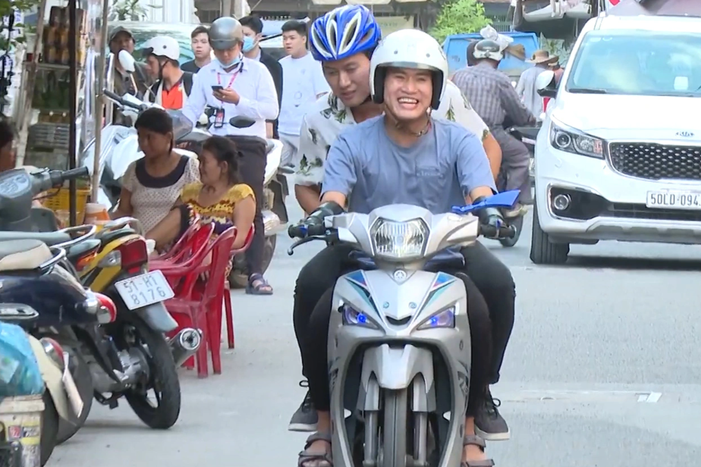 Chàng trai không tay vào đại học, làm lại cuộc đời từ bi kịch - 2 Chàng trai không tay vào đại học, làm lại cuộc đời từ bi kịch - 2