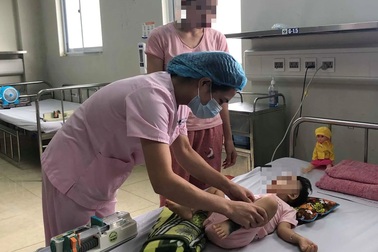 Dấu hiệu bệnh nguy hiểm trẻ hay mắc trong mùa nóng dễ bị bỏ qua