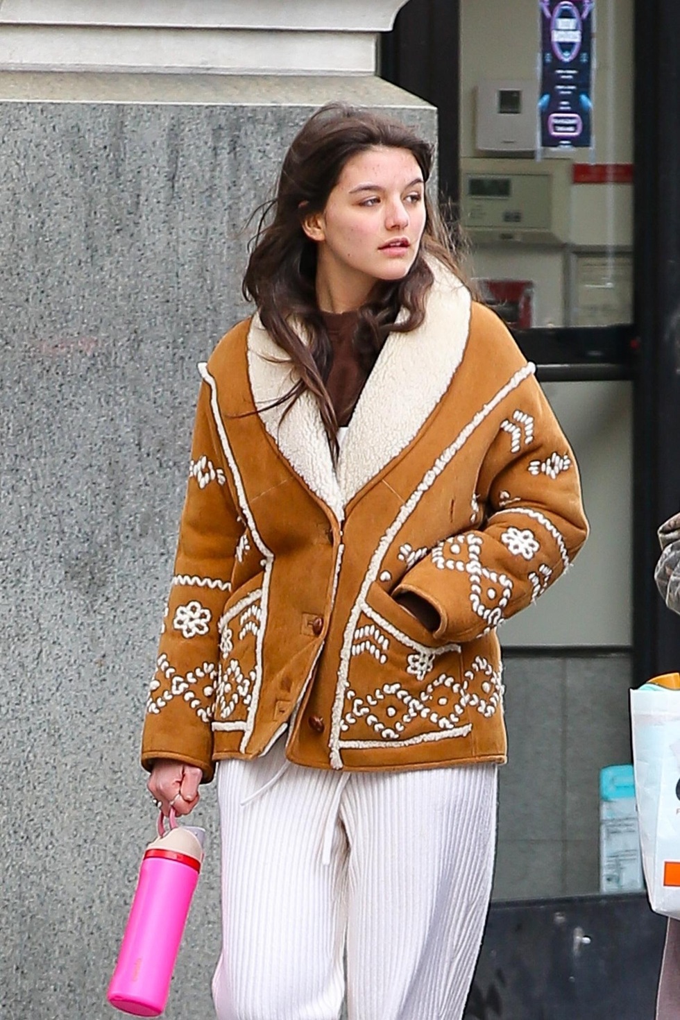 Suri Cruise tròn 18 tuổi: Truyền thông Mỹ nín thở chờ một bước ngoặt - 3 Suri Cruise tròn 18 tuổi: Truyền thông Mỹ nín thở chờ một bước ngoặt - 3