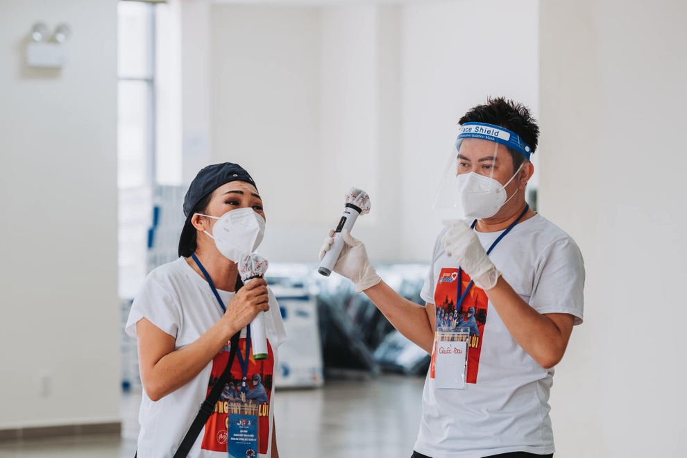 Phương Thanh chia sẻ những ngày cùng nghệ sĩ đồng hành chống dịch - 7 Phương Thanh chia sẻ những ngày cùng nghệ sĩ đồng hành chống dịch - 7