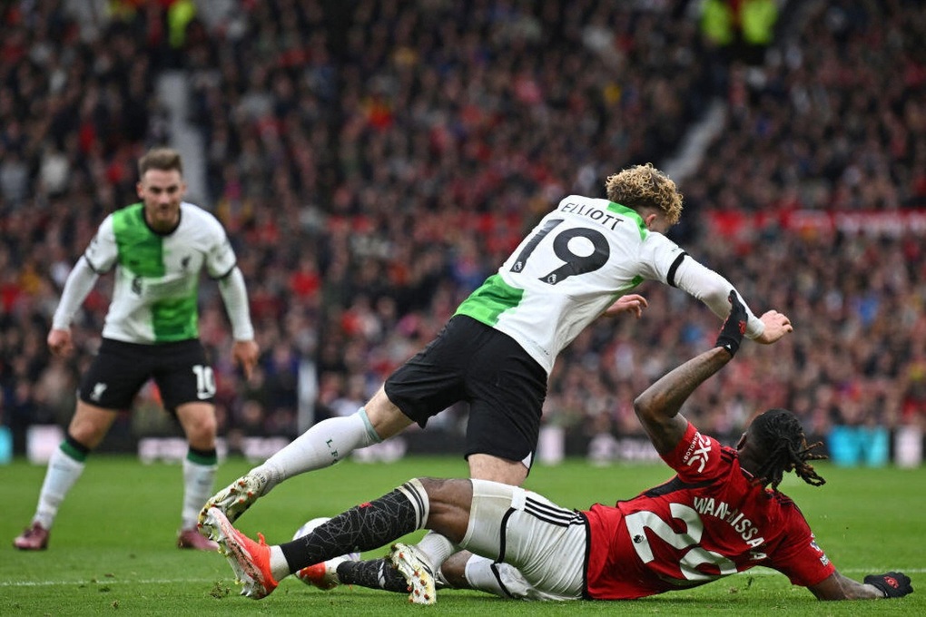 Man Utd 2-2 Liverpool: Fernandes, Mainoo đua nhau tạo siêu phẩm - 3 Man Utd 2-2 Liverpool: Fernandes, Mainoo đua nhau tạo siêu phẩm - 3
