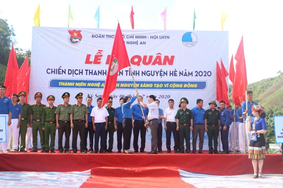 Tỉnh đoàn Nghệ An ra quân tình nguyện ở biên giới Việt - Lào - 5 Tỉnh đoàn Nghệ An ra quân tình nguyện ở biên giới Việt - Lào - 5