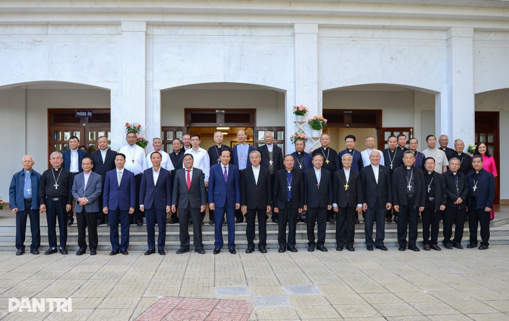 Bộ trưởng Đào Ngọc Dung tiếp Đại diện Thường trú Tòa thánh Vatican - 3 Bộ trưởng Đào Ngọc Dung tiếp Đại diện Thường trú Tòa thánh Vatican - 3