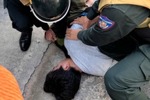 Đánh mẹ bị thương còn đâm cán bộ bảo vệ an ninh trật tự nhập viện