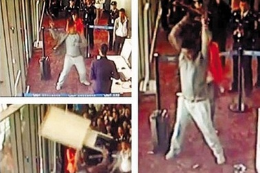 Quan chức Trung Quốc nổi loạn, đập phá tại sân bay