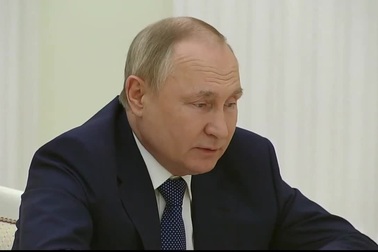 Tổng thống Putin tiếp đón Tổng thống Pháp tại Moscow