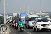 Cầu Rạch Miễu "tê liệt" mùng 2 Tết, BOT xả trạm nhiều lần