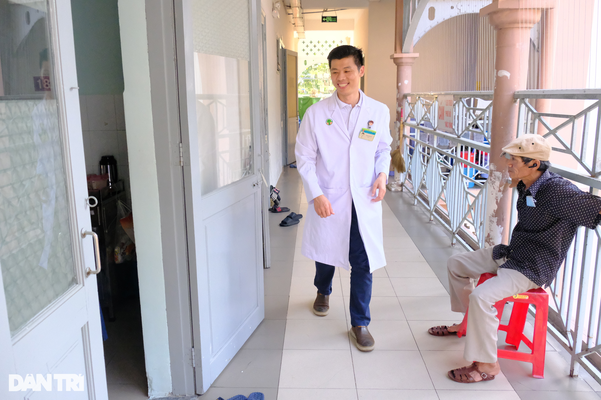 Những tin nhắn cầu cứu lúc nửa đêm và trăn trở của bác sĩ bé đầu bự - 5 Những tin nhắn cầu cứu lúc nửa đêm và trăn trở của bác sĩ bé đầu bự - 5