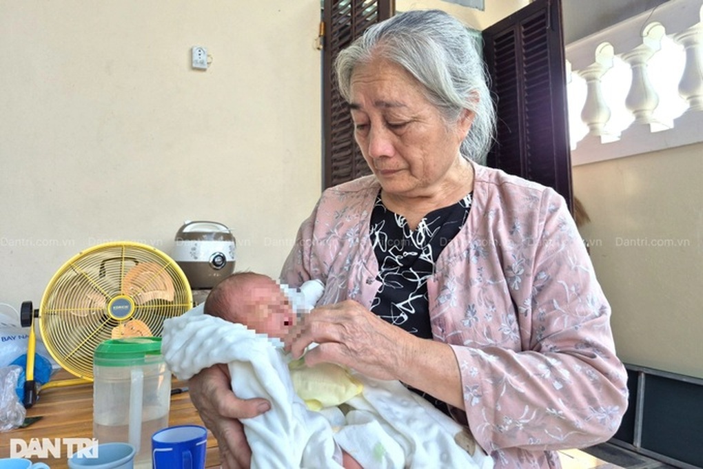 Người mẹ đơn thân thập tử nhất sinh lo cho con mới sinh - 2 Người mẹ đơn thân thập tử nhất sinh lo cho con mới sinh - 2