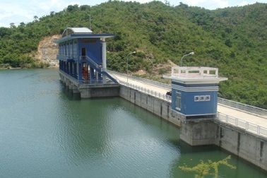 Thượng nguồn mưa lớn, hồ Lòng Sông ở Lâm Đồng thông báo xả lũ