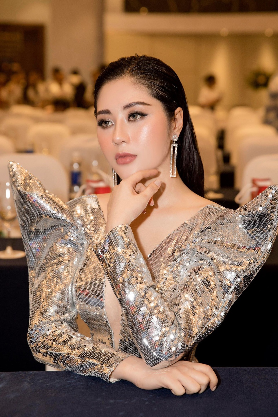 Tô Diệp Hà đẹp quyến rũ tới chúc mừng Chu Bin - 4 Tô Diệp Hà đẹp quyến rũ tới chúc mừng Chu Bin - 4