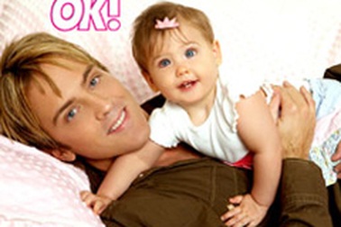 Con gái Anna Nicole Smith bị lác mắt