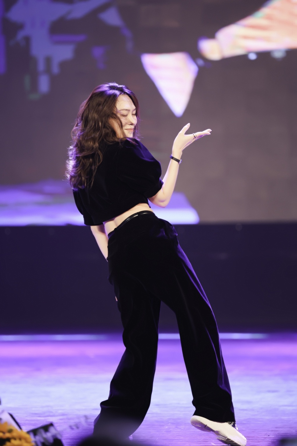 Mỹ Tâm xúc động tưởng nhớ cựu thành viên Ve Sầu khi đón sinh nhật cùng fan - 3 Mỹ Tâm xúc động tưởng nhớ cựu thành viên Ve Sầu khi đón sinh nhật cùng fan - 3