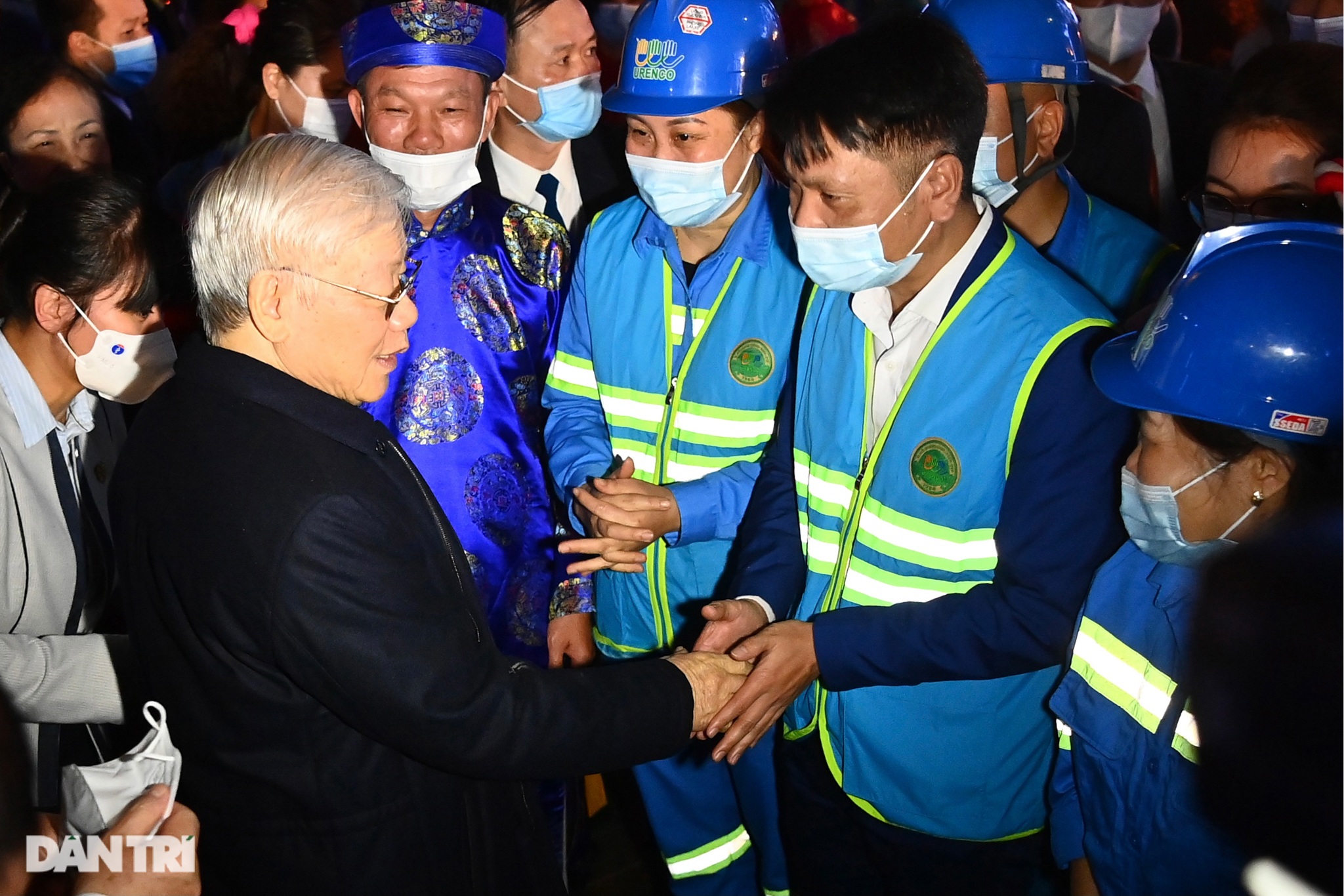 Tổng Bí thư, Chủ tịch nước chúc Tết nhân dân thủ đô bên Hồ Gươm - 6 Tổng Bí thư, Chủ tịch nước chúc Tết nhân dân thủ đô bên Hồ Gươm - 6
