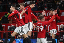 HLV Ten Hag: "Man Utd áp đảo hoàn toàn Chelsea"