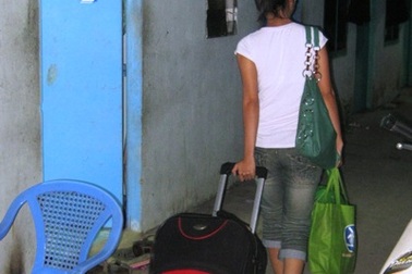 Sinh viên “nghiến răng” chi tiêu 