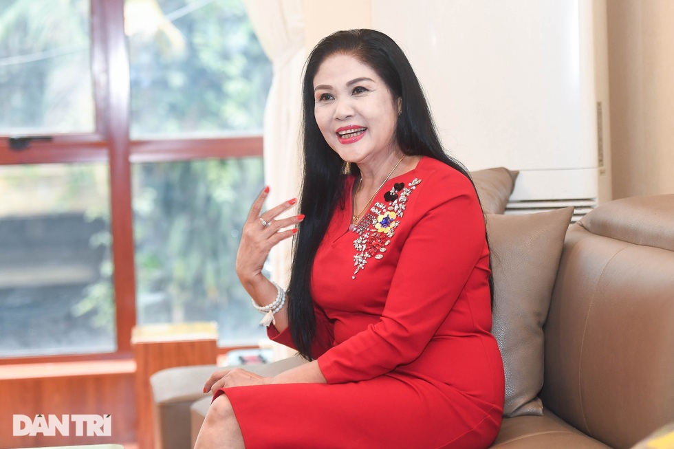 NSND Thanh Ngoan thừa nhận là đại gia, kể quy tắc sống cùng con dâu - 3 NSND Thanh Ngoan thừa nhận là đại gia, kể quy tắc sống cùng con dâu - 3