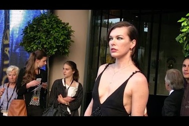 Milla Jovovich sexy tại Cannes