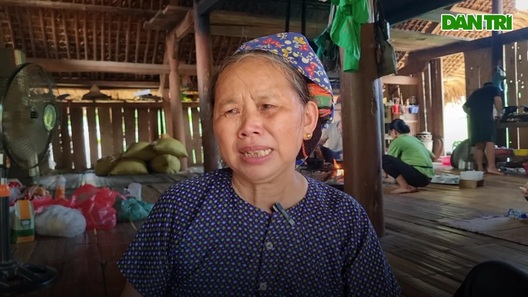 Bà mẹ Làng Nủ: Bộ đội về cứu dân, thương lắm"