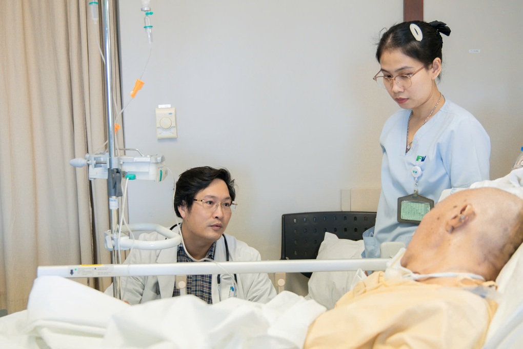 Bác sĩ Nguyễn Mạnh Hùng - Bệnh viện FV: Xem bệnh nhân như người nhà để giúp đỡ - 3 Bác sĩ Nguyễn Mạnh Hùng - Bệnh viện FV: Xem bệnh nhân như người nhà để giúp đỡ - 3