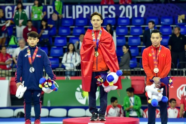 Đinh Phương Thành "ẵm" cùng lúc 2 HCV cho thể dục dụng cụ Việt Nam