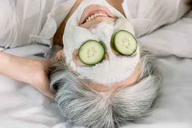 Cụ bà Trung Quốc chi 3 triệu nhân dân tệ để làm đẹp