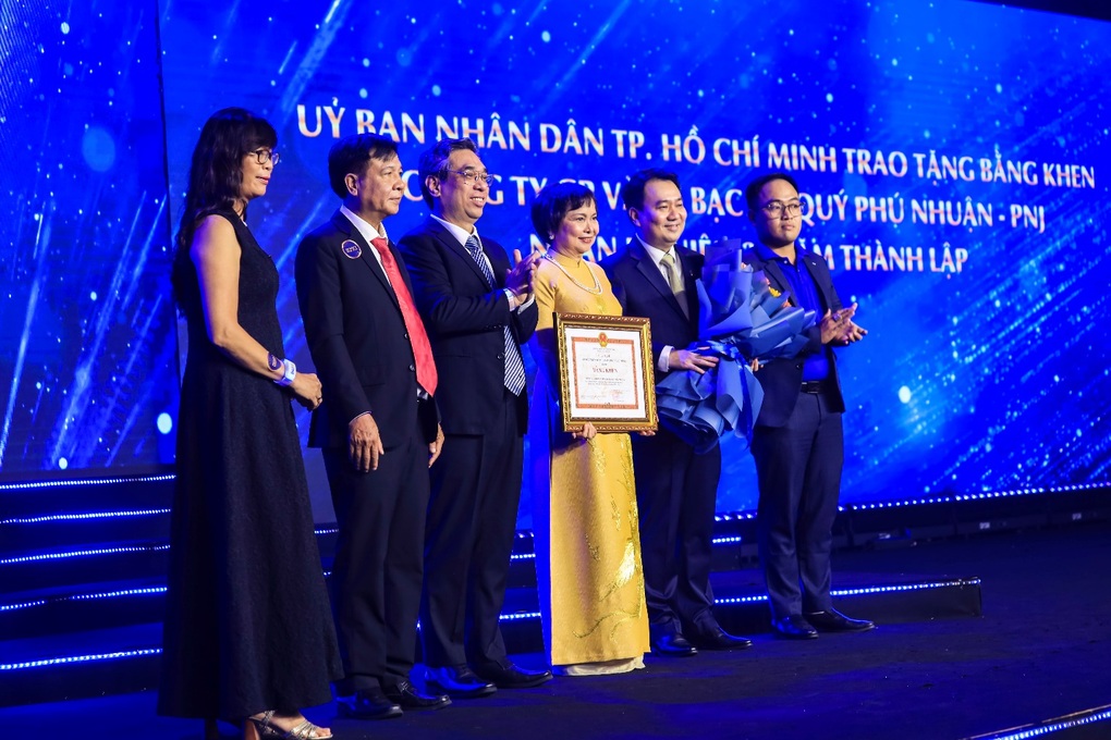 PNJ và hành trình 35 năm Giữ trọn niềm tin - Tôn vinh vẻ đẹp - 2 PNJ và hành trình 35 năm Giữ trọn niềm tin - Tôn vinh vẻ đẹp - 2