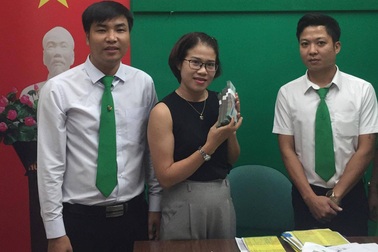 Tài xế taxi trả lại số tiền 256 triệu đồng cho khách bỏ quên