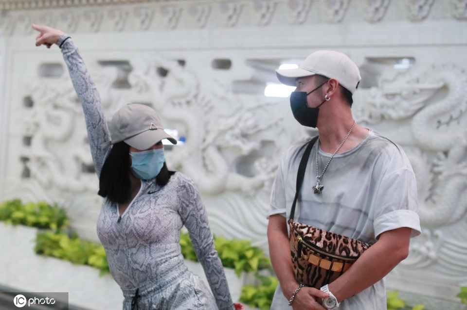 Hôn nhân viên mãn của Chung Lệ Đề và chồng kém 12 tuổi - 1 Hôn nhân viên mãn của Chung Lệ Đề và chồng kém 12 tuổi - 1