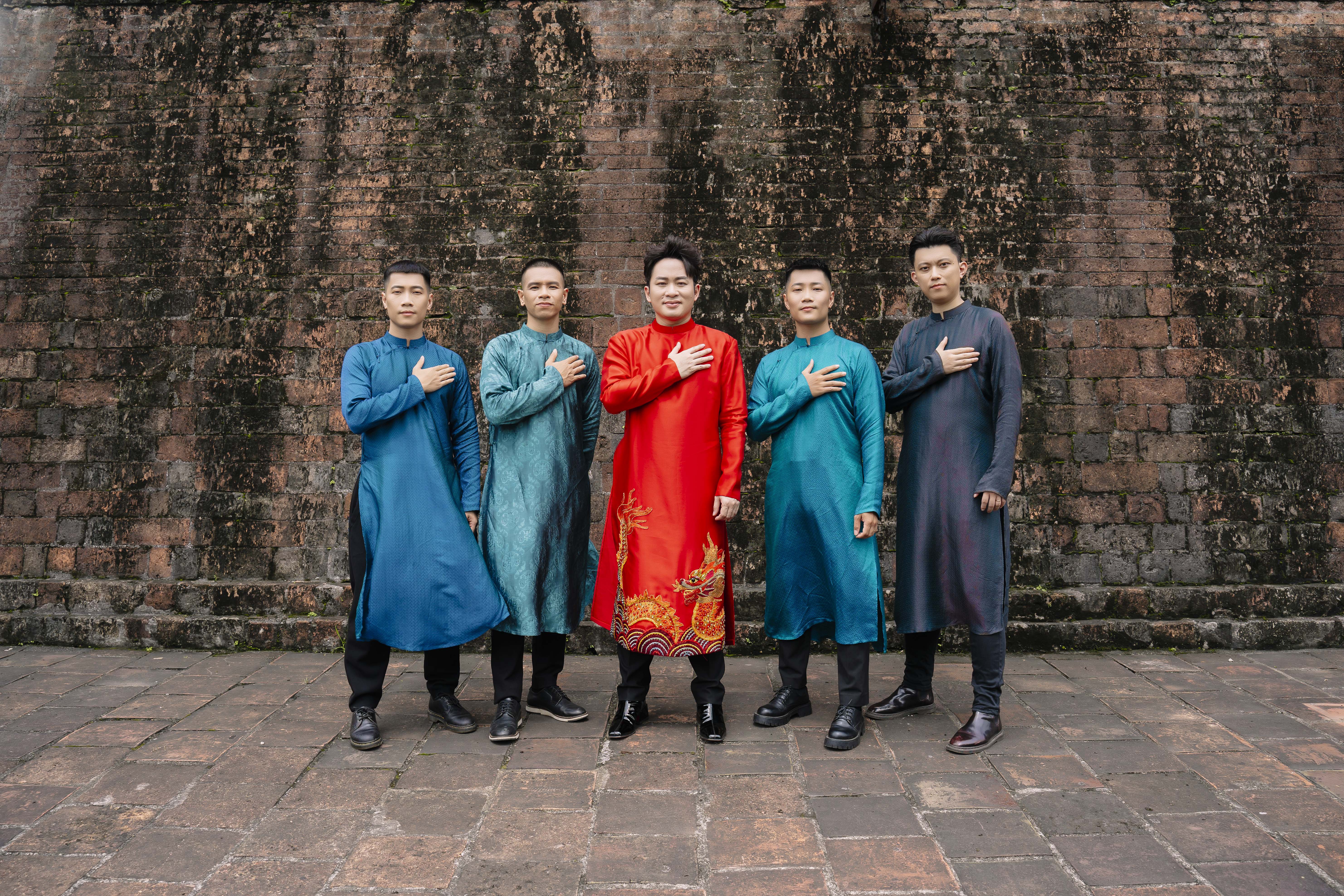 Tung Duong és az Oplus az ország szépségét népszerűsítik a Függetlenség Napja alkalmából - 1 Tùng Dương và Oplus quảng bá vẻ đẹp đất nước mừng Tết Độc lập - 1