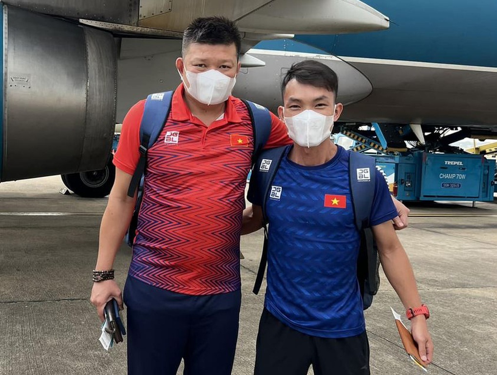 Những VĐV Việt Nam đầu tiên tới Campuchia dự SEA Games - 1 Những VĐV Việt Nam đầu tiên tới Campuchia dự SEA Games - 1