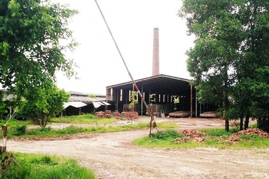 Vụ nhà máy gạch "biến hóa" đất: Chính quyền bất lực hay doanh nghiệp "chây ì"?