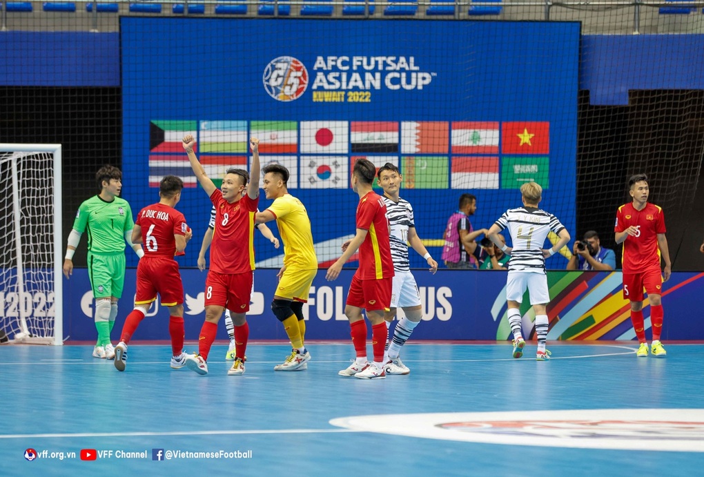 HLV Diego Giustozzi cảnh báo tuyển futsal Việt Nam sau trận thắng Hàn Quốc - 2 HLV Diego Giustozzi cảnh báo tuyển futsal Việt Nam sau trận thắng Hàn Quốc - 2