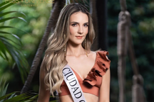 Nhan sắc ngọt ngào của bà mẹ 2 con đầu tiên dự cuộc thi Hoa hậu Hoàn vũ