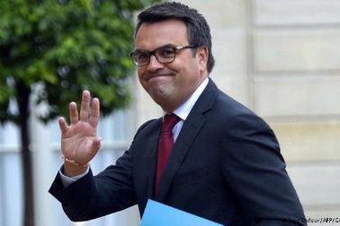 Pháp: Chậm trả tiền thuê nhà, một cựu bộ trưởng bị dọa đuổi ra đường