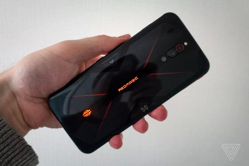 Smartphone màn hình 144Hz, RAM 12GB giá chỉ 649 USD - 2 Smartphone màn hình 144Hz, RAM 12GB giá chỉ 649 USD - 2