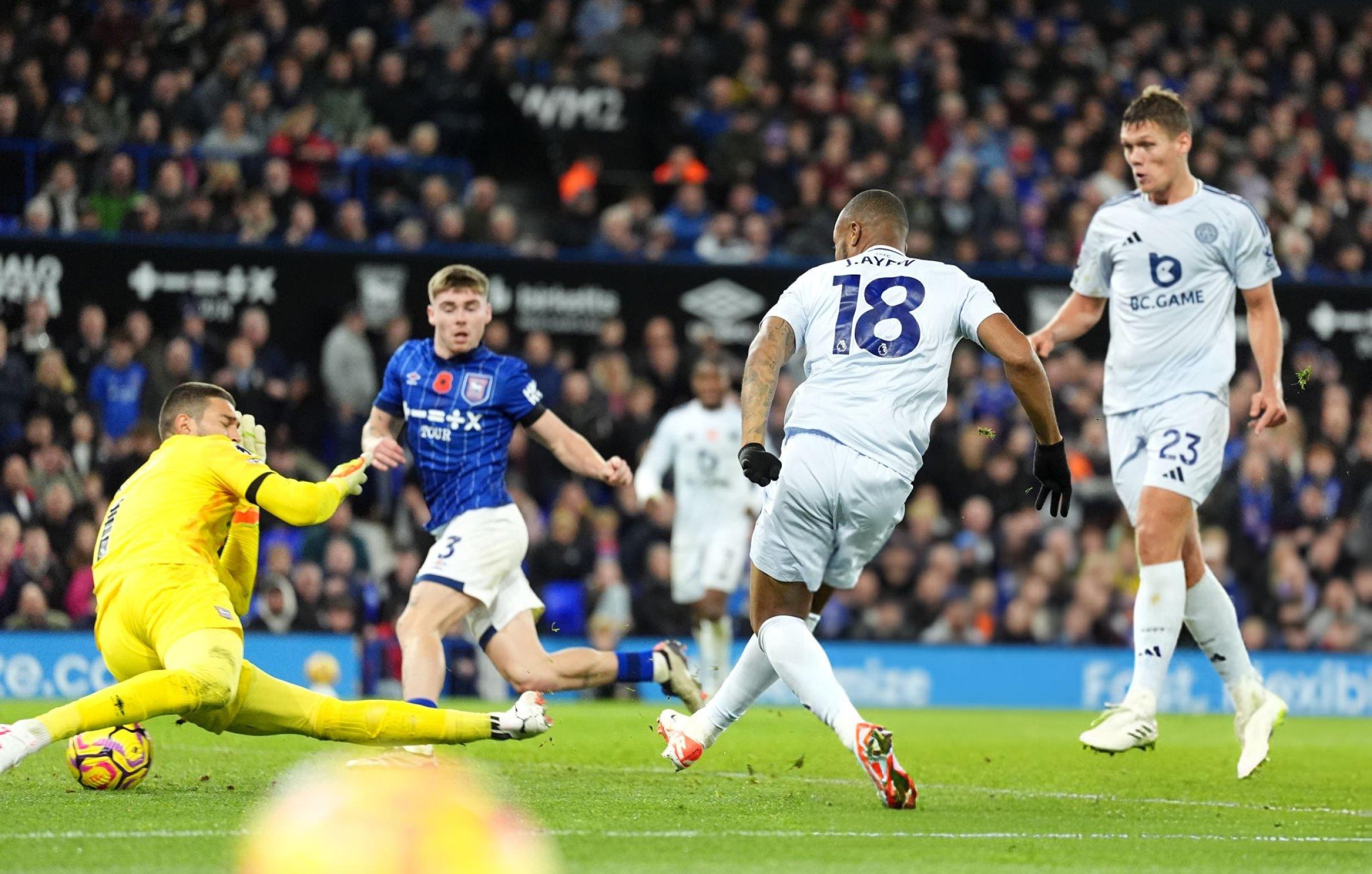 Nhận định Man Utd - Leicester: Lời chia tay của Van Nistelrooy - 3